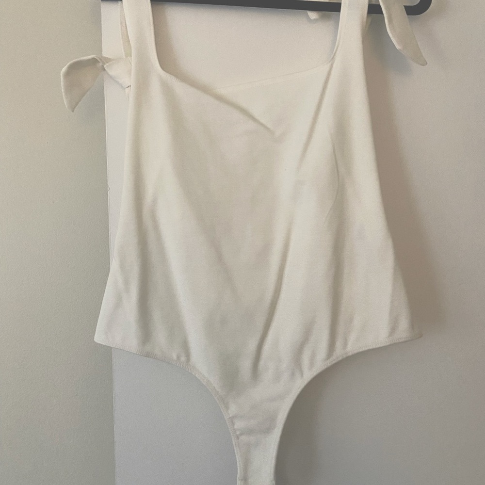 Shoulder ties Free People white bodysuit | NWT